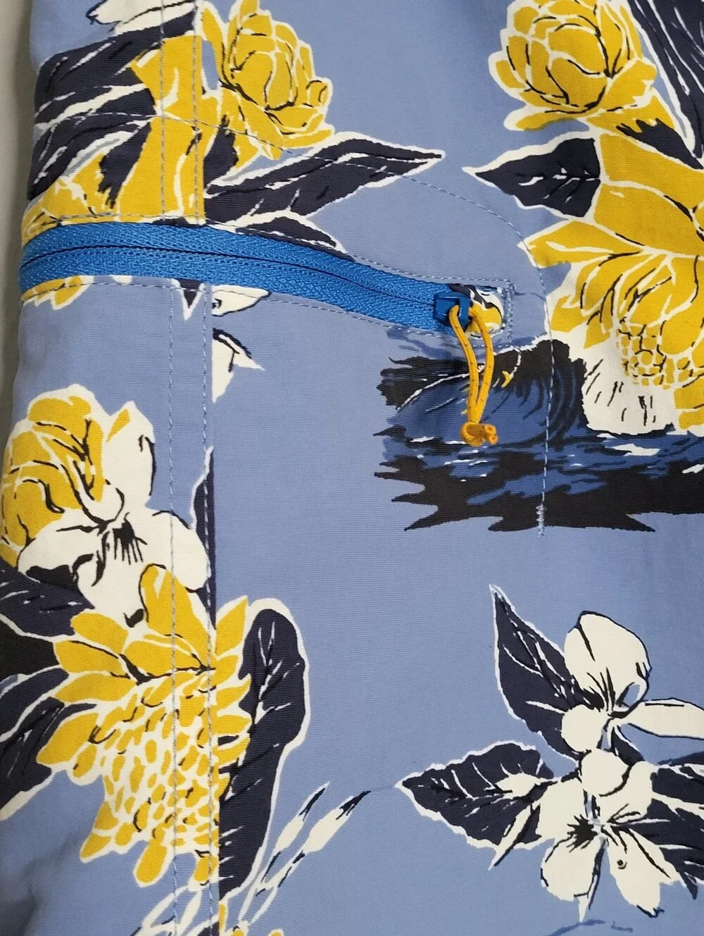 Patagonia Stretch Planing Floral Board Shorts Blue Yellow Mens 35 Surf Swim